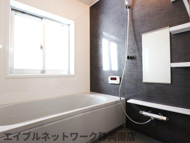 バス・シャワールーム　ゆったり過ごせるお風呂です