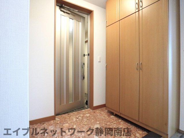 玄関　お庭も活用できます