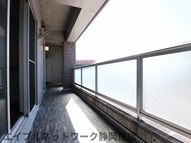 バルコニー　広々としたバルコニーです