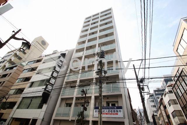 建物外観　タイル貼りの重厚感のある外観