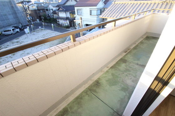 バルコニー　※別号室の写真になります。