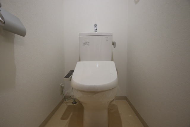 トイレ　※別室の参考写真の為、現況優先です。