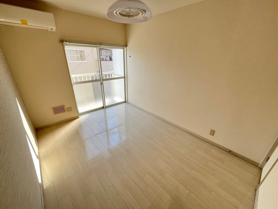 居室・リビング　※別部屋の写真です