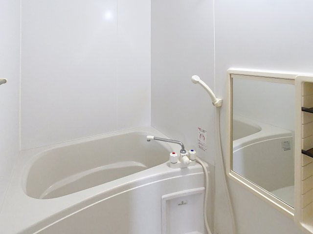 バス・シャワールーム　掲載写真は同型の別部屋を掲載しているため、間取り・内装・設備
