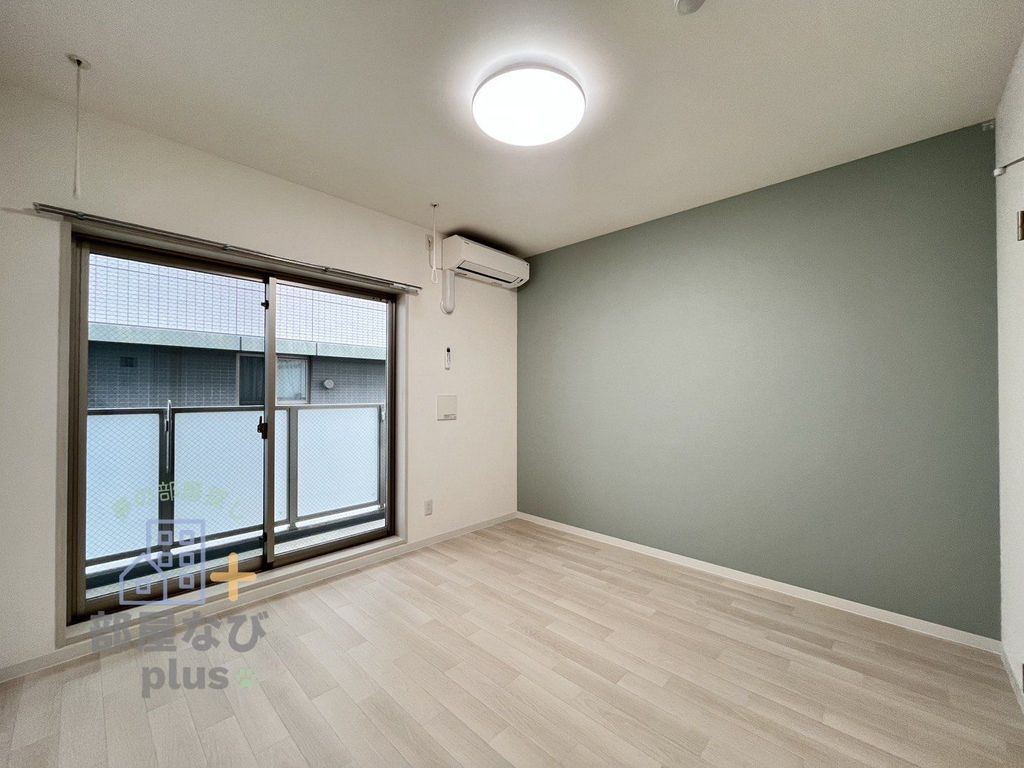 居室・リビング　※他号室写真です