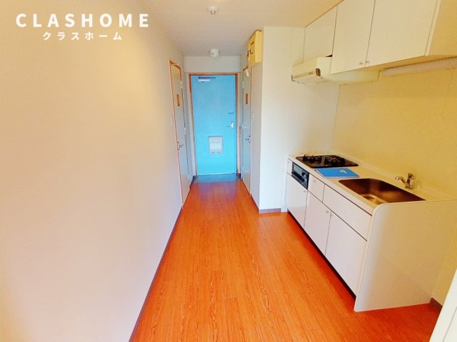 玄関　同物件の別部屋になります。