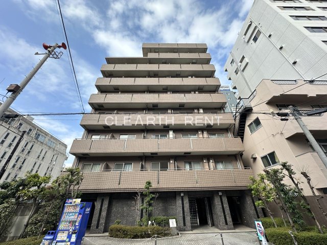 建物外観　御影石や大理石などの天然石を贅沢に配した上質な風格