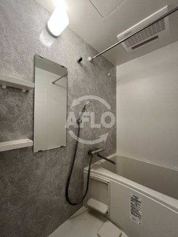 バス・シャワールーム　アドバンス江坂東デパール　浴室