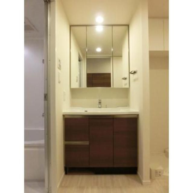 洗面設備　※写真は同タイプ住戸です。