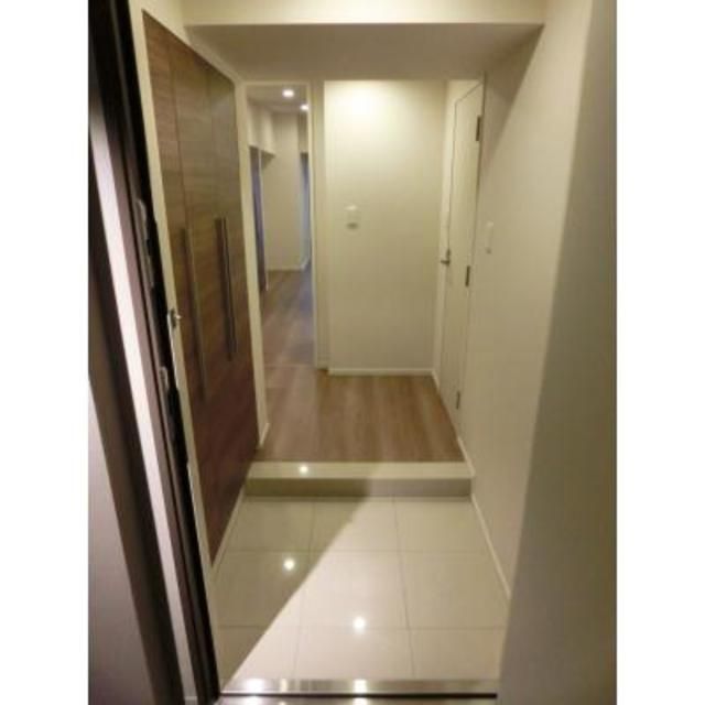 玄関　※写真は同タイプ住戸です。