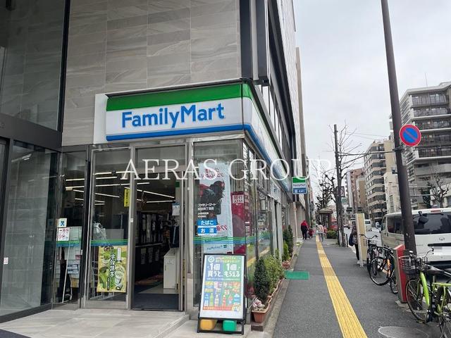 コンビニ　ファミリーマート 四谷四丁目店（コンビニ）まで134m