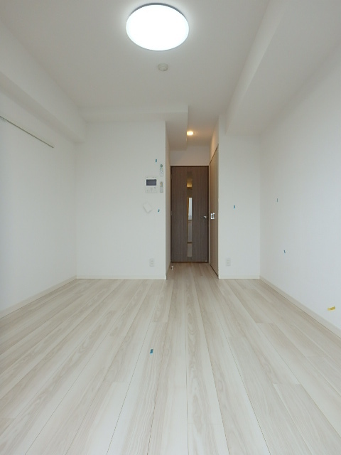 居室・リビング　照明付き洋室