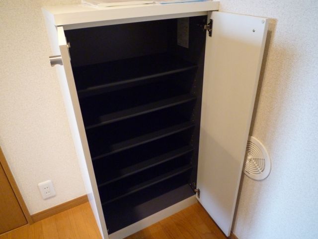 玄関　下駄箱のある玄関