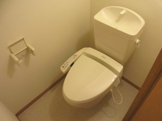 トイレ　コンパクトで使いやすいトイレです♪