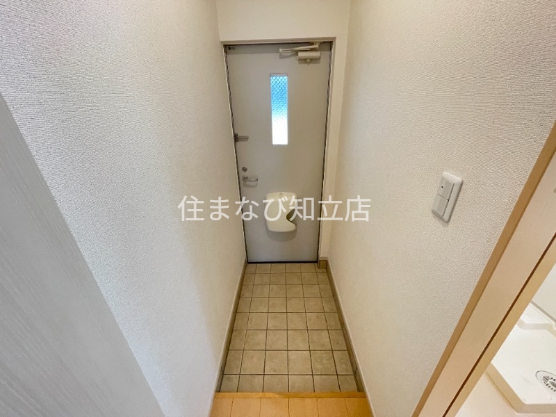 玄関　同型別部屋写真