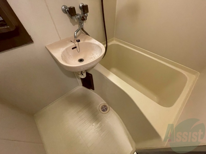 バス・シャワールーム　疲れを癒すには湯船でゆっくりするのが良いですよ。