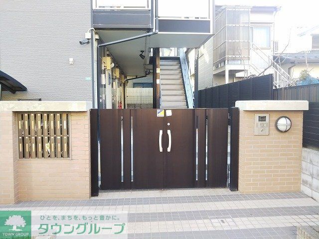 その他　オートロックゲート付き。