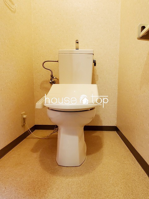 トイレ　ウォシュレット完備