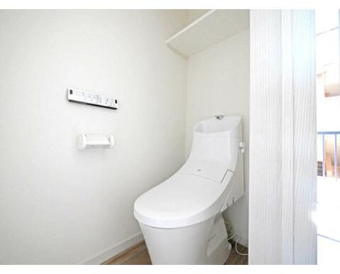 トイレ　落ち着いた色調のトイレです♪