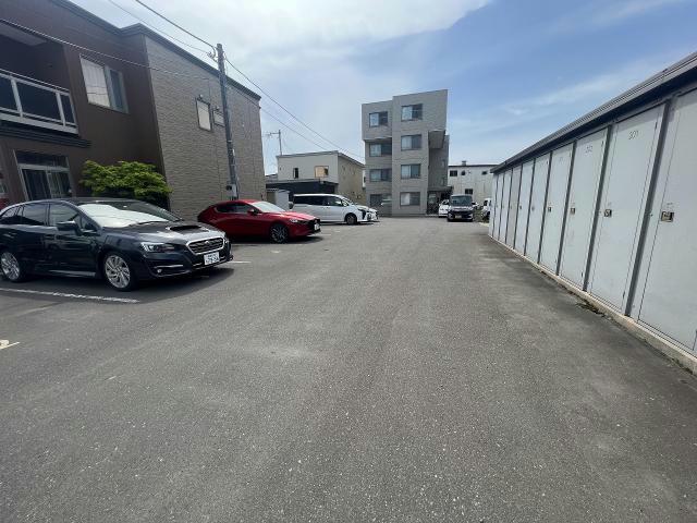 駐車場　駐車場