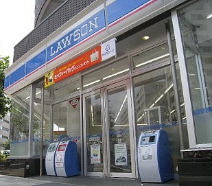 コンビニ　ローソン白金高輪駅前店（コンビニ）まで390m