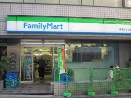 コンビニ　ファミリーマート 南青山七丁目店（コンビニ）まで256m