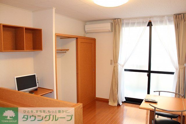居室・リビング　掃除も簡単フローリング