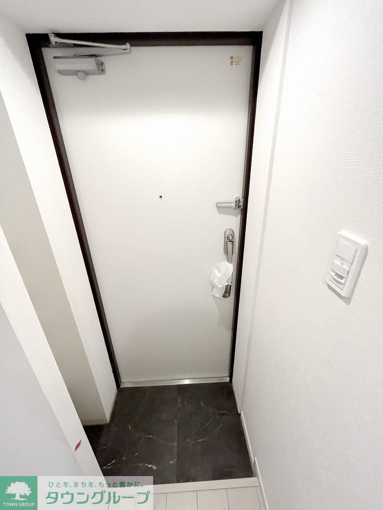 玄関　※別部屋参考写真