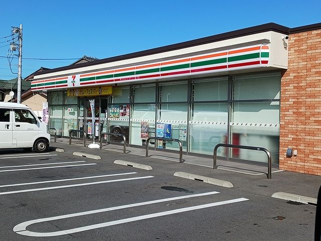 コンビニ　セブンイレブン水戸見川３丁目店（コンビニ）まで166m