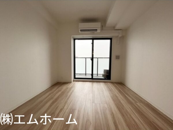 居室・リビング　洋室6.8帖　クローゼット付（収納充実してます）