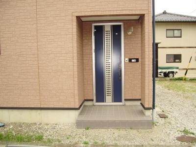 矢澤様戸建の玄関写真