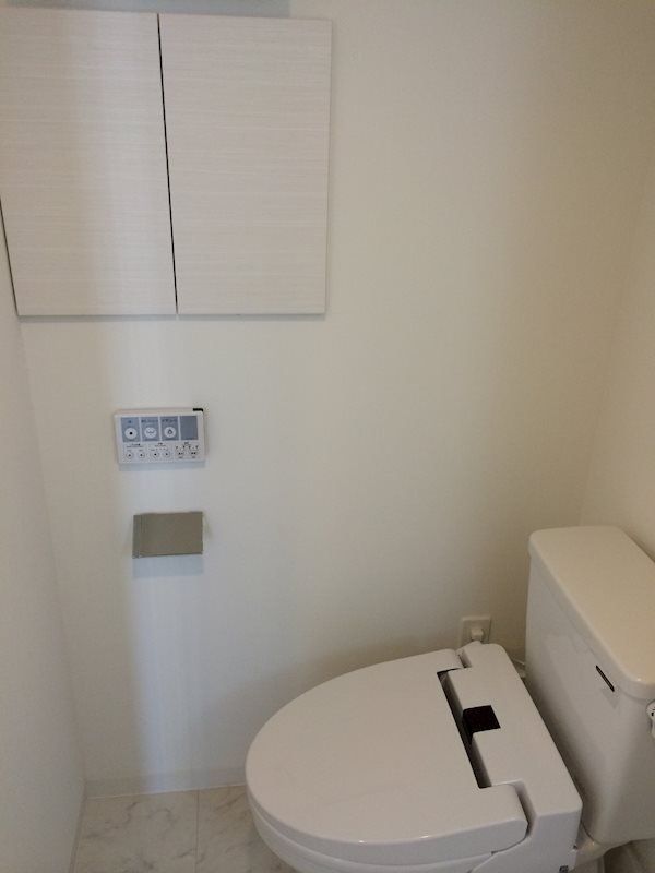 トイレ　※同タイプの別のお部屋です。