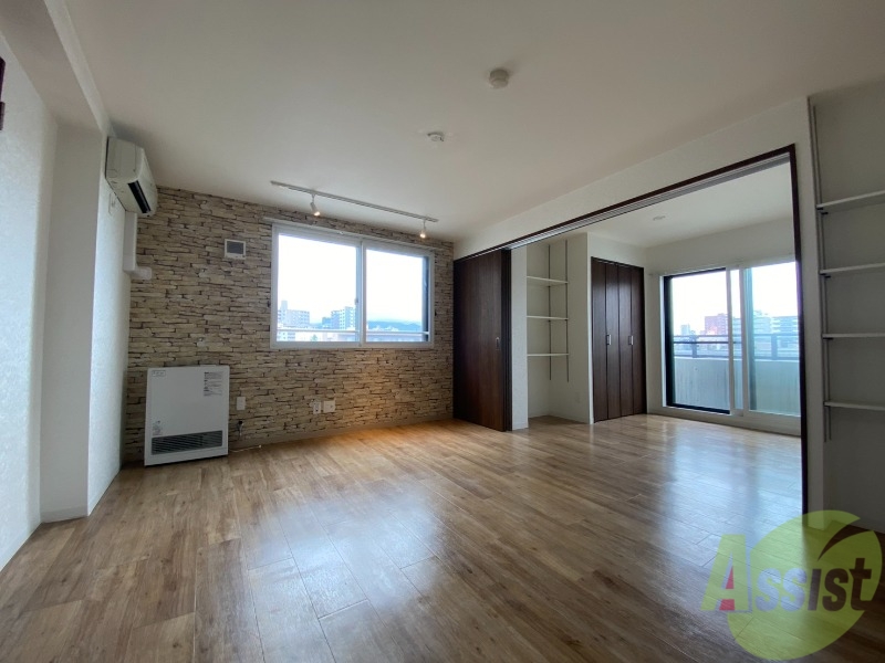 居室・リビング　広くてキレイなお部屋が広がっていて、充実した生活が送れそう。