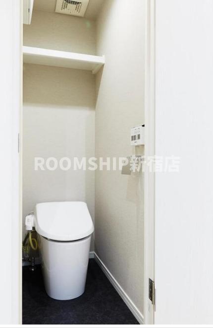 ＪＲ中央線 四ツ谷駅 徒歩9分 3階建 築8年のトイレ写真