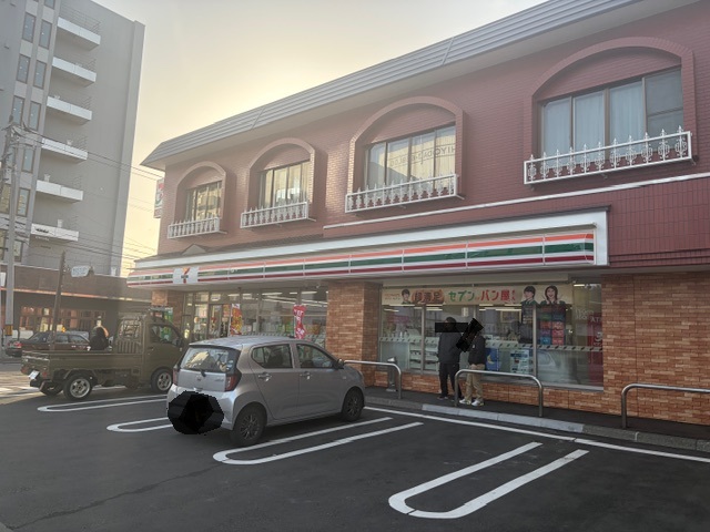 コンビニ　セブンイレブン千歳千代田店（コンビニ）まで222m