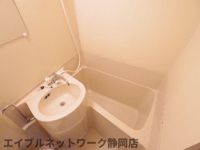 ＪＲ東海道本線 静岡駅 徒歩16分 5階建 築42年の風呂写真