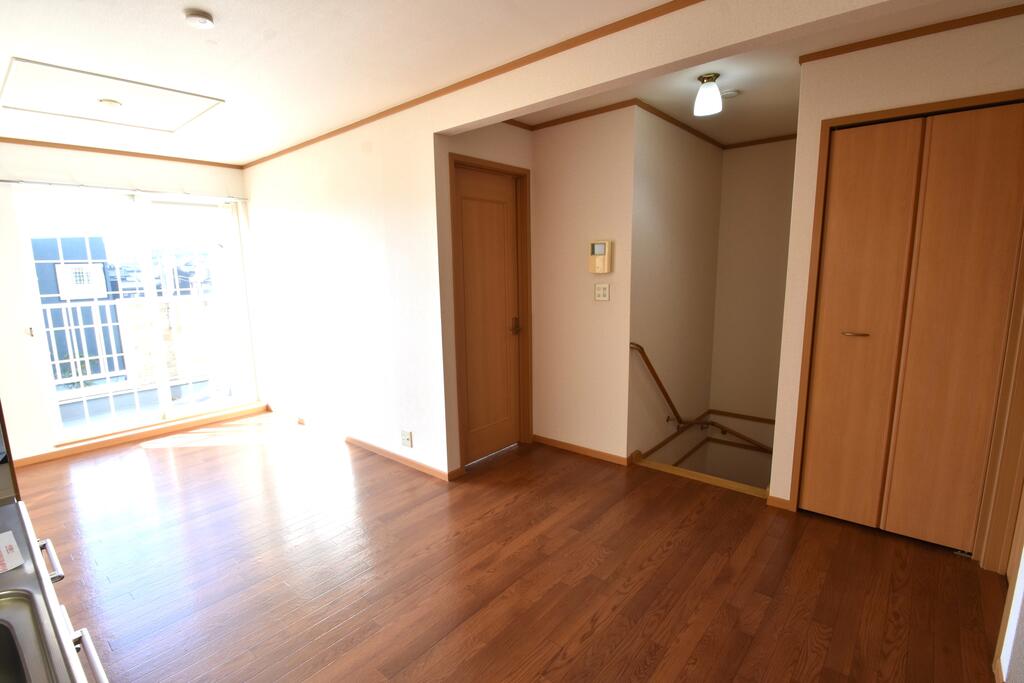 居室・リビング　LDKにも収納付いています。