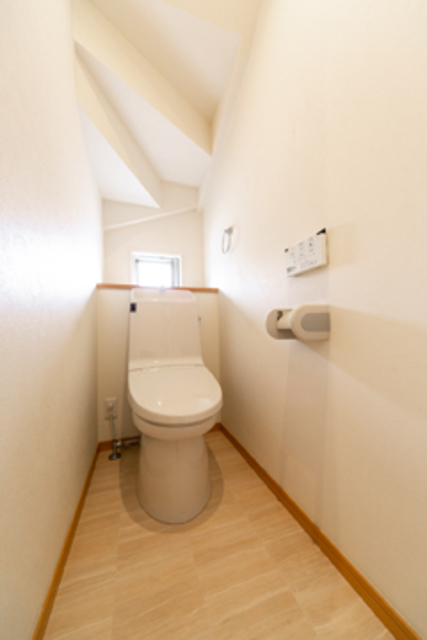 トイレ　※写真は同タイプ住戸です。