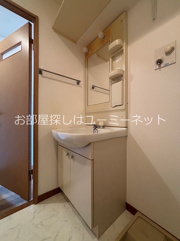 鹿児島市 3階建 築21年の内装写真