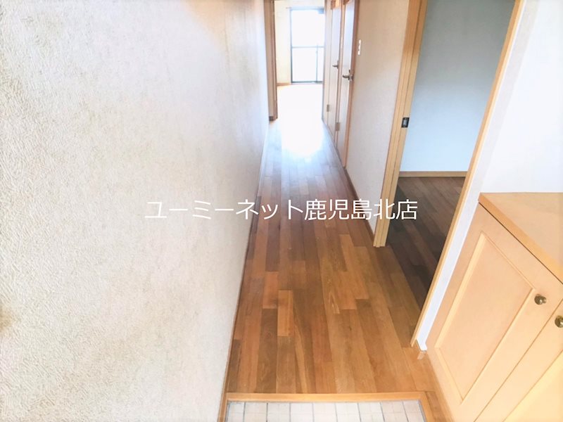 鹿児島市 3階建 築21年の玄関写真