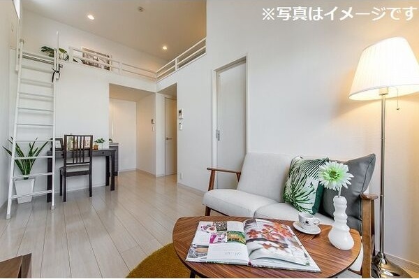 居室・リビング　初期費用分割可★ご希望の場所まで無料送迎サービス付♪