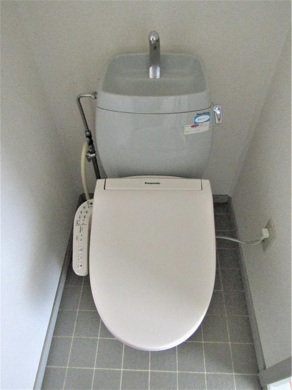 トイレ　ウォシュレット付