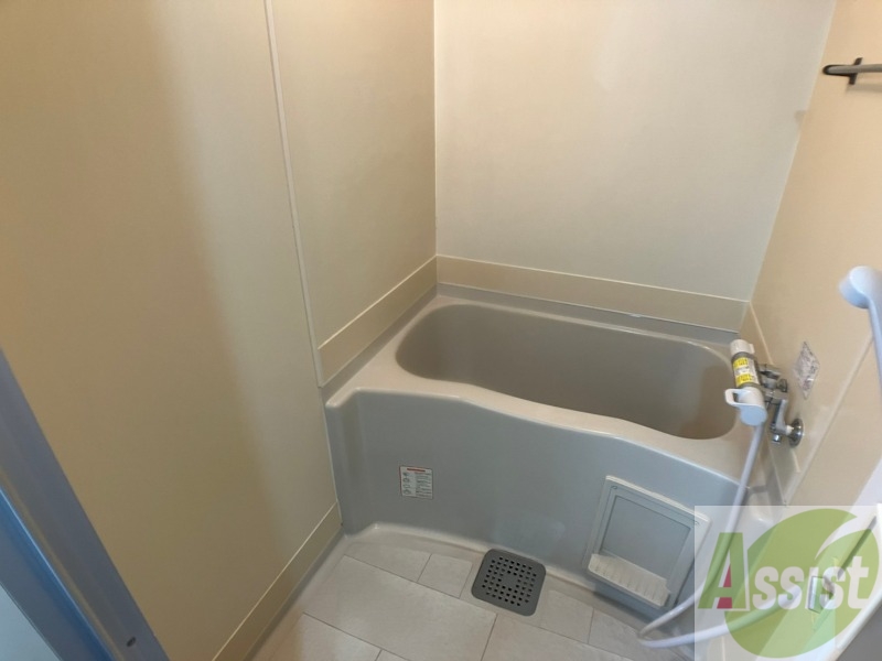 バス・シャワールーム　ユニットバスです。疲れを癒すのに欠かせませんね！