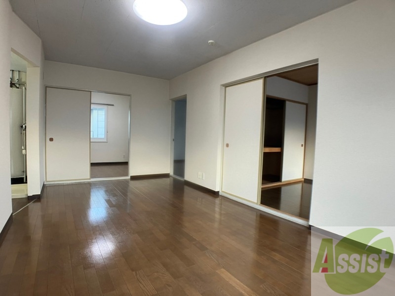 居室・リビング　広くてキレイなお部屋が広がっていて、充実した生活が送れそう。