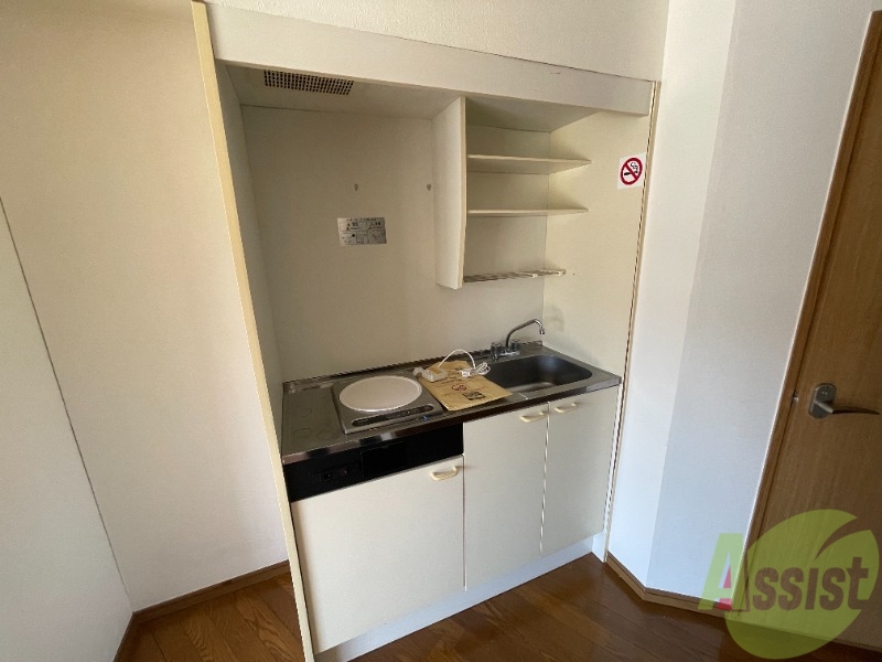 キッチン　コンパクトなキッチンで一人暮らしにぴったりです。