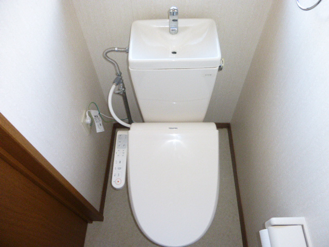 【メゾン・ドールやかたのトイレ】