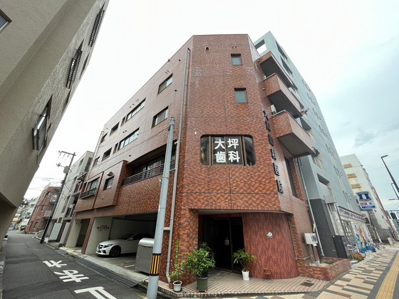 広島市中区住吉町のマンションの建物外観