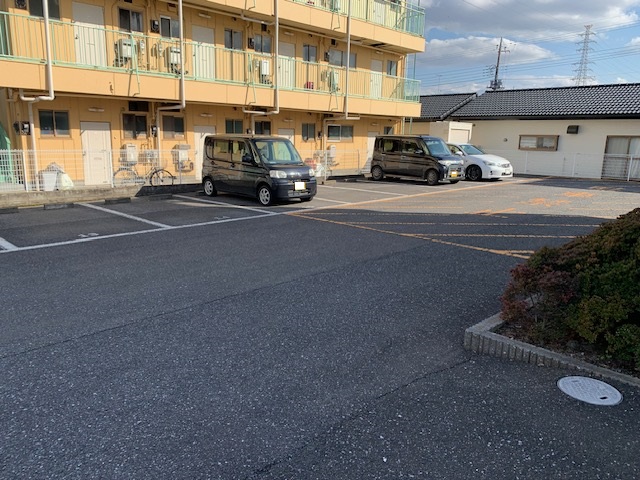 駐車場　敷地内駐車スペース