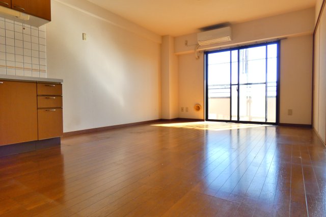 居室・リビング　リビングは約12帖あります。