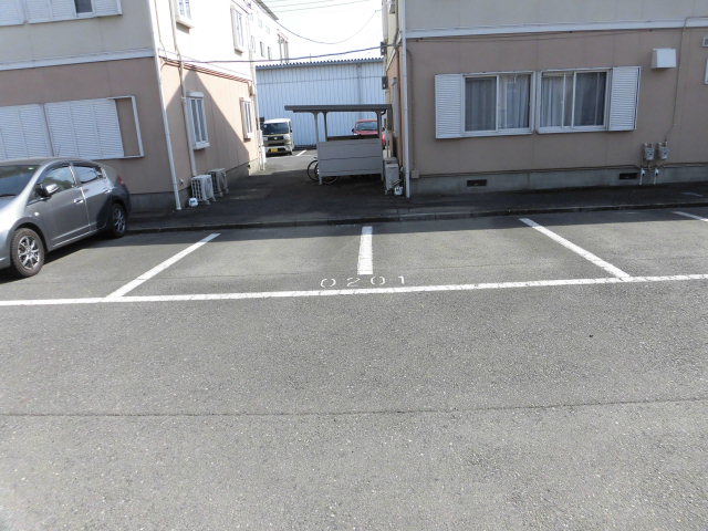 【ブリリアントＤの駐車場】